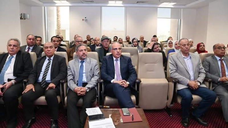 وزير الري يشهد فعاليات ورشة عمل تحديد الدراسات البحثية المقترحة للبحوث التطبيقية بين مصر وهولندا