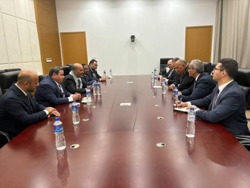 وزير الخارجية يلتقي مع نائب رئيس المجلس الرئاسي الليبي