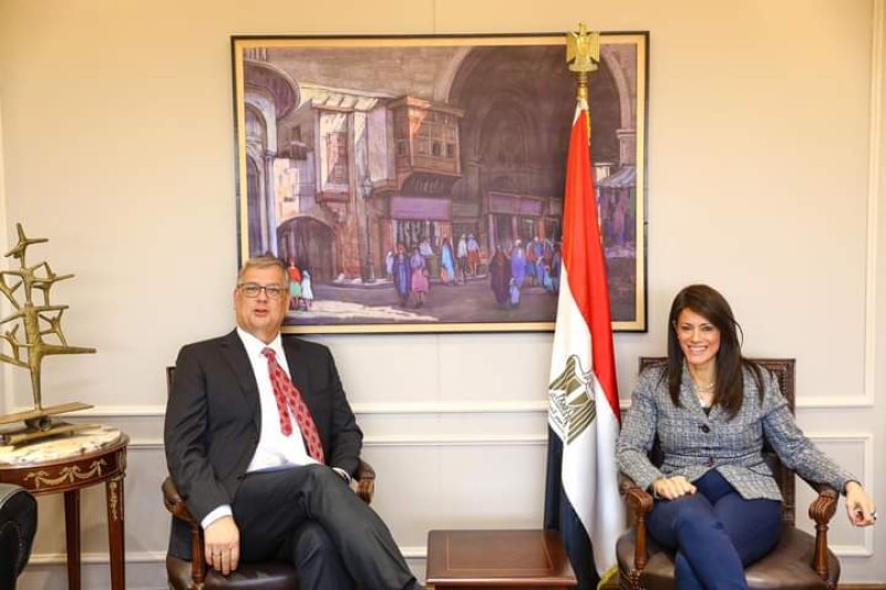 وزيرة التعاون الدولي  و  السفير الهولندي بالقاهرة
