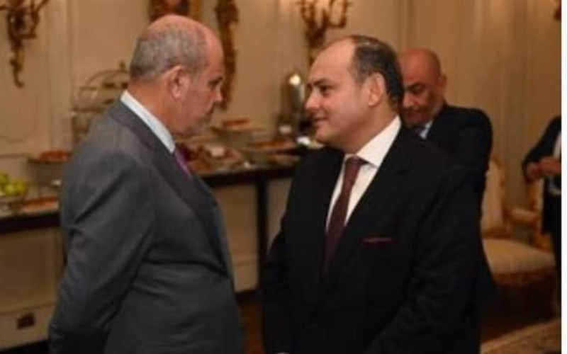 وزير التجارة يبحث مع نظيره الأردني فرص تعزيز العلاقات الاقتصادية والتجارية والصناعية بين البلدين