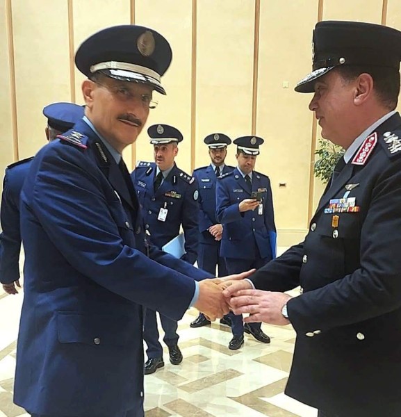 قائد القوات الجوية يلتقى قائد القوات الجوية الملكية السعودية