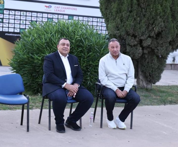 السفير المصري يحضر مران الأهلي على ملعب رادس