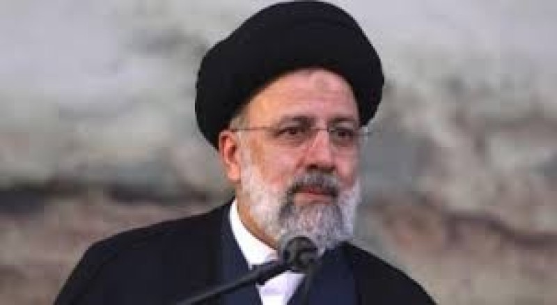 رئيس الأركان الايراني يوجه القوات المسلحة بالبحث عن مروحية الرئيس