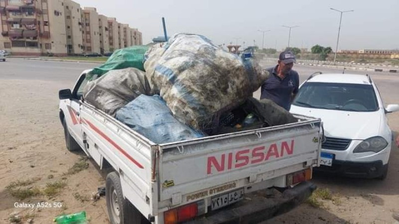 حملات مكثفة لمواجهة ظاهرة فارزي القمامة بمدينة بورفؤاد