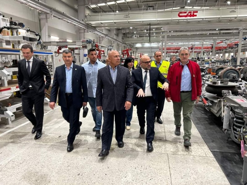 وزير النقل يزور مصانع شركة كاف الإسبانية في مدينتي بيازين وتيراناسا