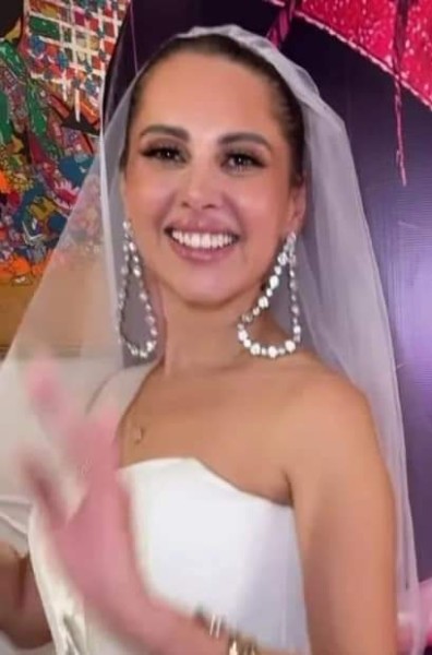 ياسمين رئيس تحتفل بليلة الحنة مع صديقاتها ...والزفاف يوم ٣٠ مايو