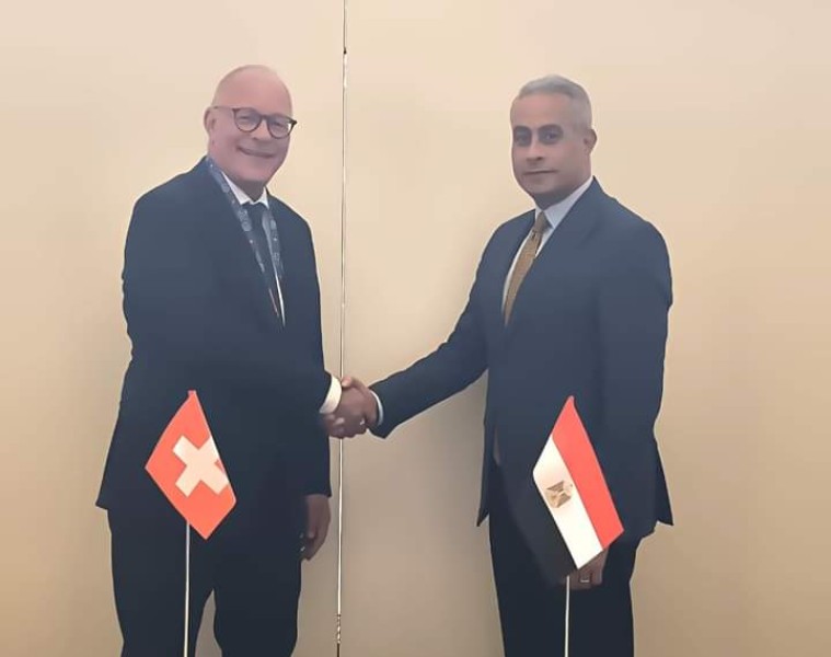 وزير العمل يلتقى نظيره السويسري لتعزيز التعاون في الملفات المشتركة