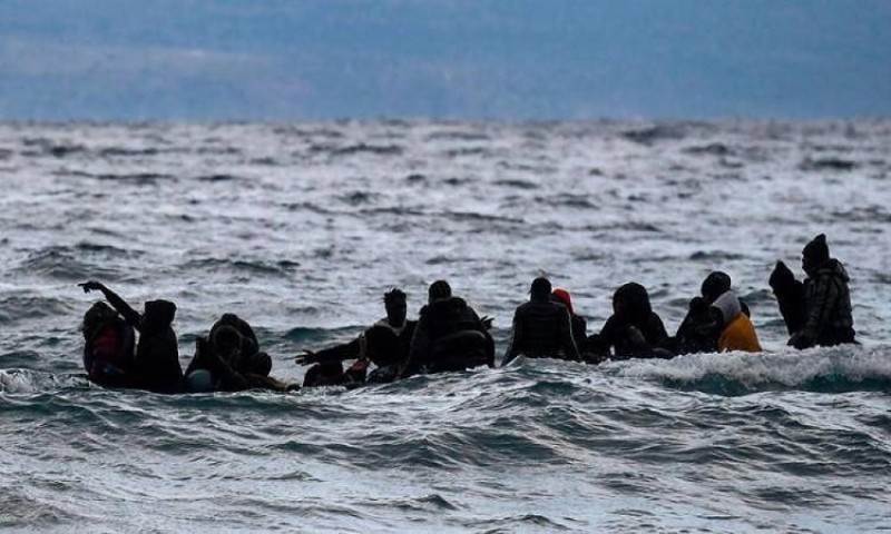 انتشال 14 جثة إضافية بعد غرق مركب مهاجرين قبالة السواحل الجنوبية لإيطاليا
