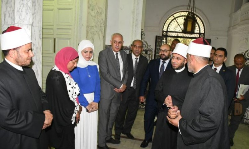 وزير الأوقاف يوجه قيادات الأعلى للشؤون الإسلامية بالتفاني في خدمة دينهم