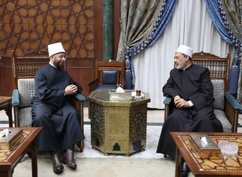 وزير الأوقاف على رأس وفد من قيادات الوزارة لزيارة فضيلة الإمام الأكبر شيخ الأزهر الشريف