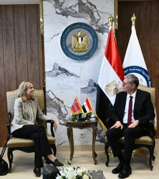 وزير البترول يستقبل سفيرة النرويج بالقاهرة و نائب الرئيس التنفيذي بشركة ”سكاتك النرويجية”