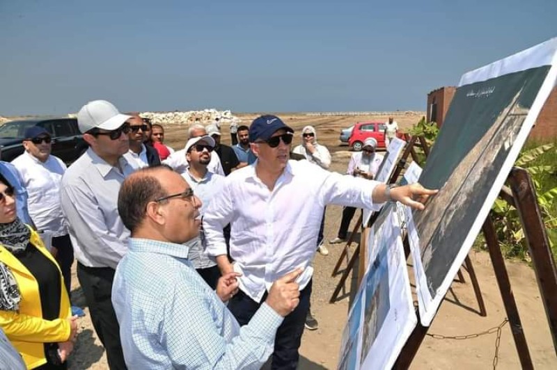وزير الري يتفقد مشروعات حماية الشواطيء بمدينة راس البر بمحافظة دمياط