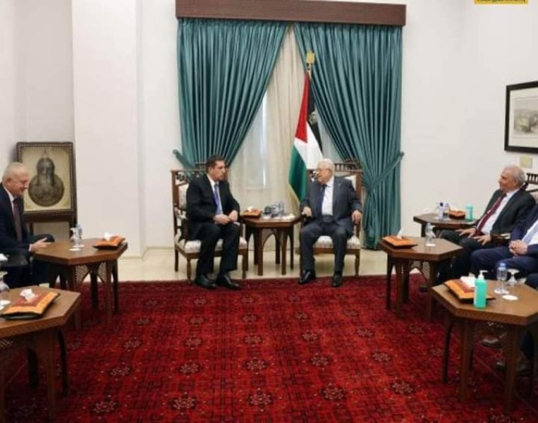 الرئيس الفلسطيني يؤكد ضرورة الوقف الفوري للعدوان الإسرائيلي على قطاع غزة والضفة