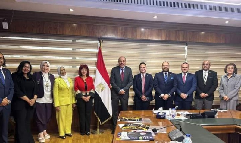وزير الطيران المدني يلتقي رئيس اتحاد المستثمرات العرب