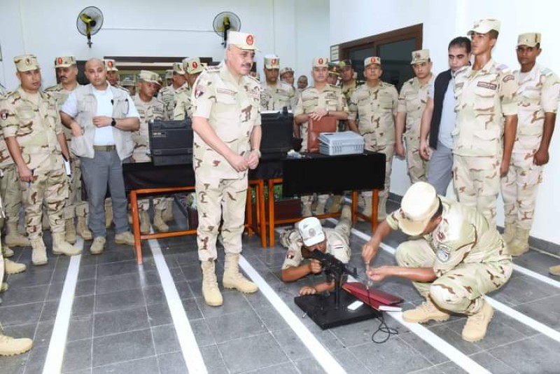 رئيس أركان حرب القوات المسلحة يتفقد مراحل التدريب بمعهد ضباط الصف المعلمين