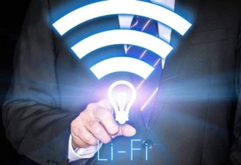 ”Li-Fi: هل نحن على أعتاب إنترنت بسرعة الضوء؟ ثورة تقنية تغيّر مسار البشرية”