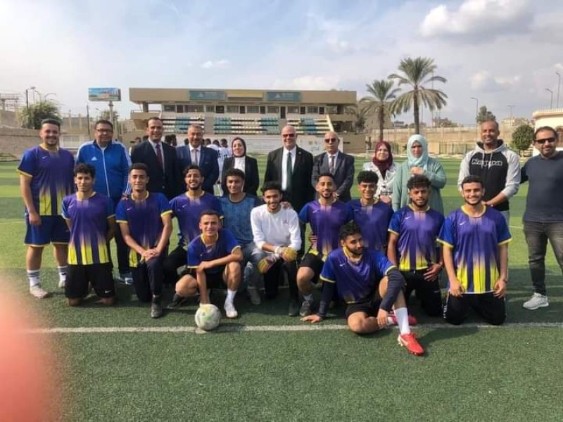 نائب رئيس جامعة بنها تشهد فاعليات النشاط الرياضي بمجمع الملاعب