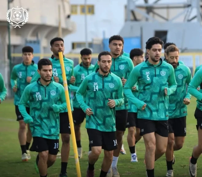 لاعبو الاسماعيلي يخوضوا المران استعداداً لمباراة الحرس بكأس الرابطة