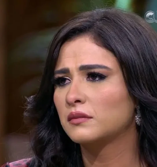 الفنانه ياسمين عبدالعزيز تعلن وفاه والدها