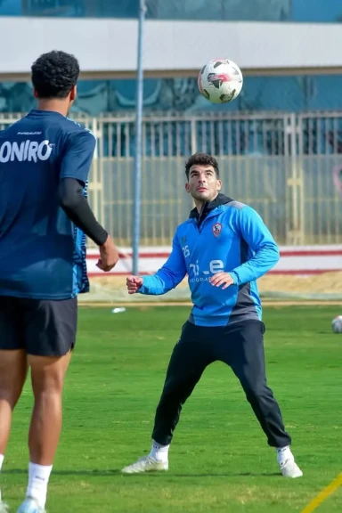 زيزو يقود هجوم الزمالك أمام فاركو في بطولة الدوري