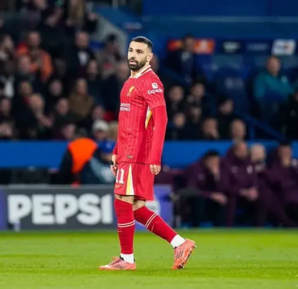حزناً على وفاة جوتا  . . محمد صلاح يقطع أجازته ويعود إلى إنجلترا