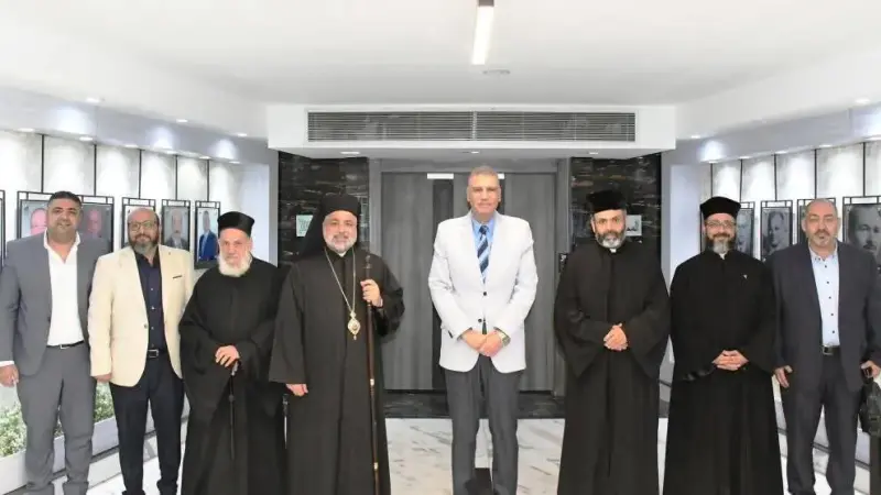 وفد الأقباط الكاثوليك يقدم التهنئة لمحافظ أسوان