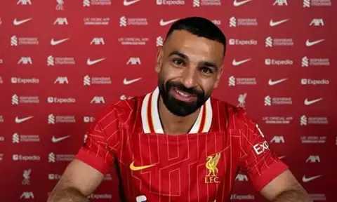 صحيفة (ذا صن) البريطانية تكشف الوجهات المحتملة لمحمد صلاح بعد إعلان رحيله عن ليفربول