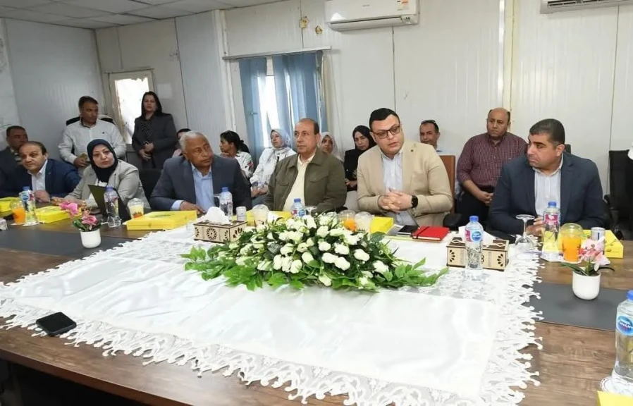 وزير الإسكان بعقد اجتماعا مع الشركات العاملة بحدائق تلال الفسطاط