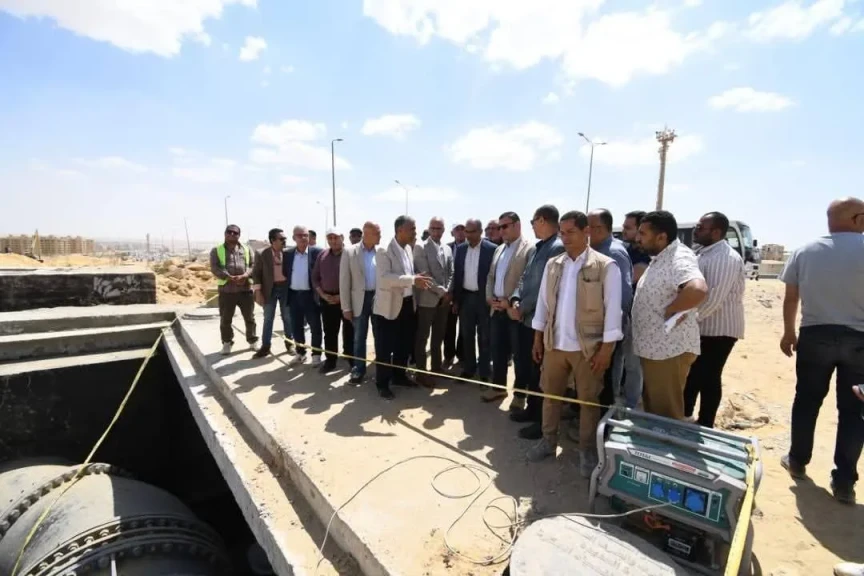 وزير الإسكان يتفقد مشروع تنفيذ الخط الإضافي من مأخذ المعادى إلى محطة القاهرة الجديدة