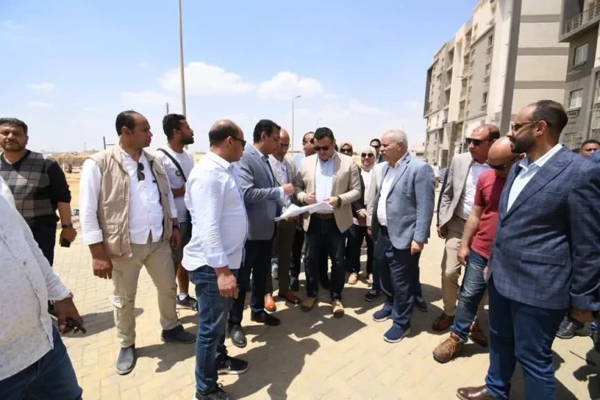 وزير الإسكان يتفقد مشروع ”سكن مصر”بأرض المعارض بالقاهرة الجديدة