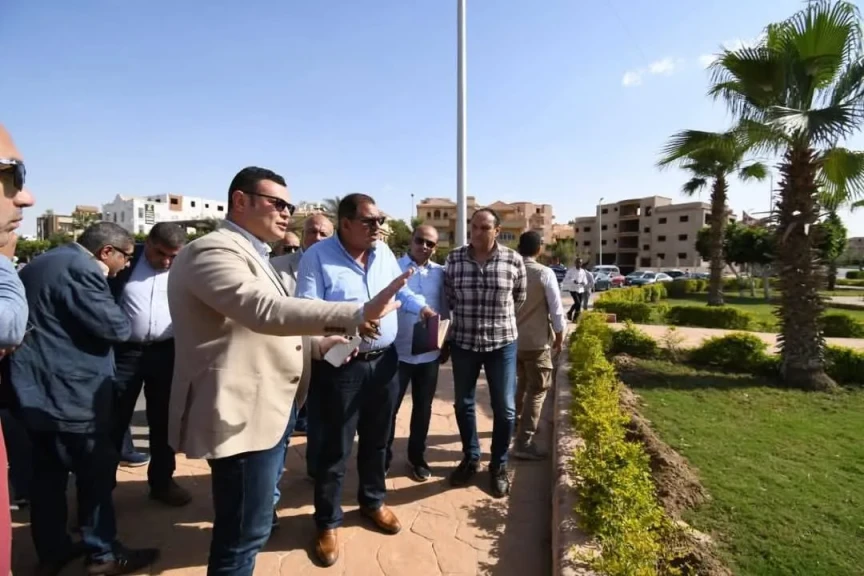 وزير الإسكان يستكمل جولته اليوم بتفقد محاور وطرق مدينة الشروق