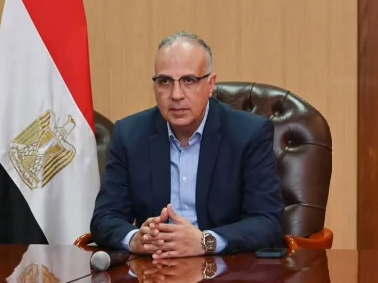 وزير الري يتابع حالة المنظومة المائية وتطهيرات الترع والاستعداد لفترة أقصى الإحتياجات المائية