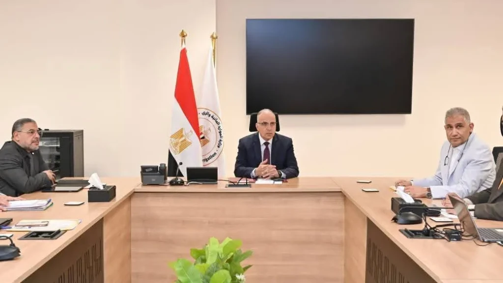 وزير الري يبحث موقف مشروع الادارة الذكية للموارد المائية بقطاع الزراعة في مصر