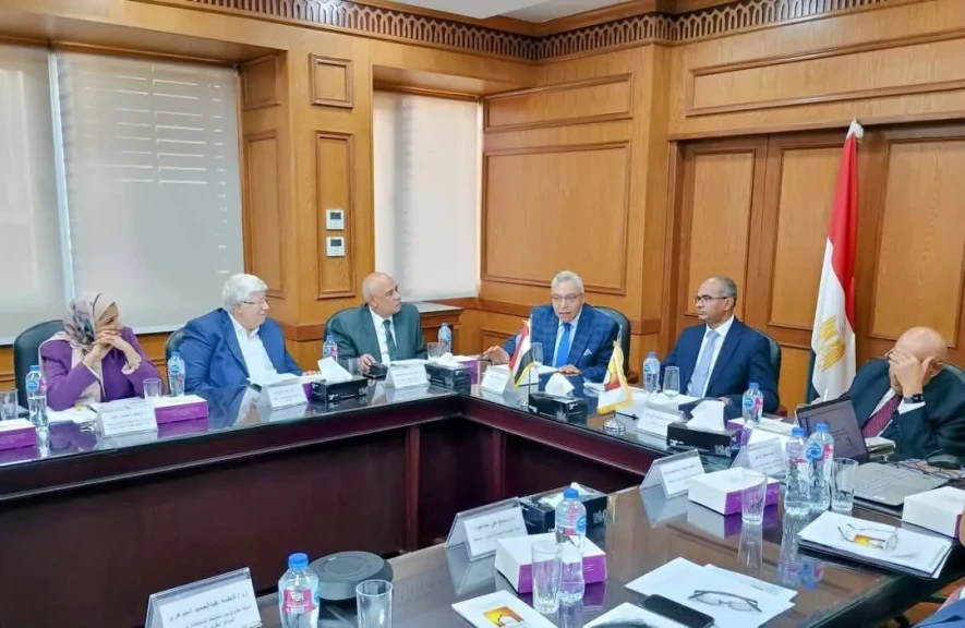 نائب وزير الإسكان يعقد اجتماعاً موسعاً مع اللجنة التنسيقية العليا لتحديث منظومة أكواد المياه