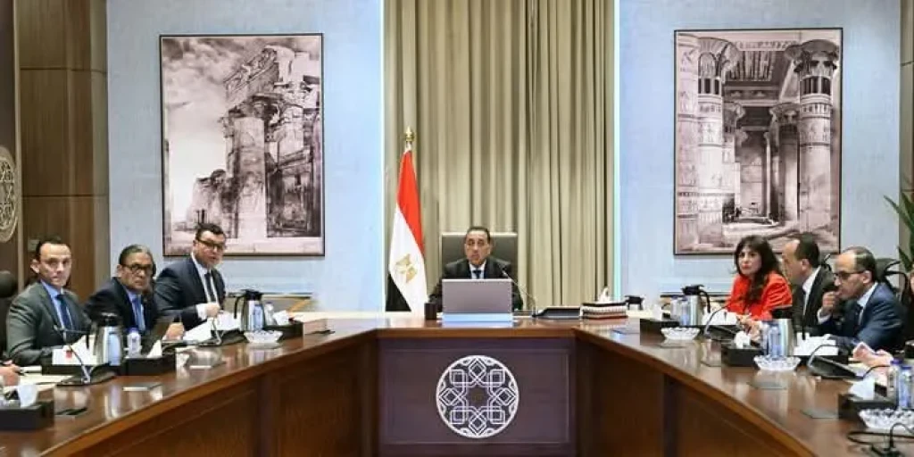 رئيس الوزراء يتابع مع وزير الإسكان عدداً من ملفات عمل الوزارة