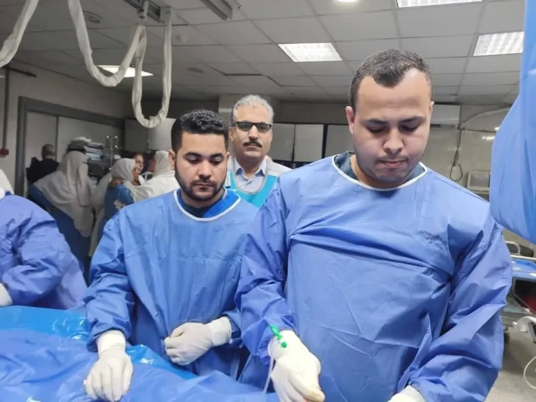مستشفيات جامعة المنوفية تُجري عمليات قسطرة ناجحة لطفلتين من فلسطين