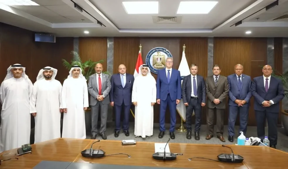 وزير البترول يبحث سبل تعزيز التعاون مع مجموعة ”موانئ أبوظبي”
