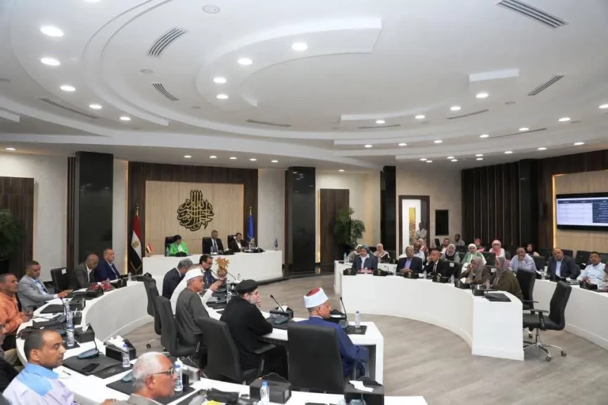 محافظ أسوان يترأس إجتماع المجلس الإقليمي للسكان