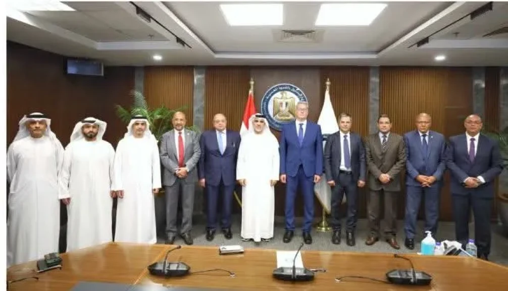 وزير البترول يبحث مع مجموعة موانئ أبوظبي سبل تعزيز التعاون المشترك