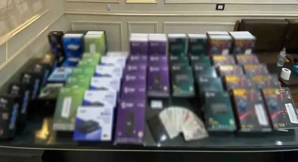 الداخلية : ضبط مالك محل لبيع أجهزة الريسيفر لفك شفرات القنوات الفضائية بدون ترخيص