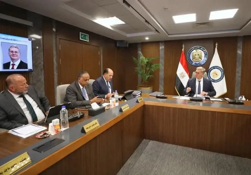 وزير البترول :  تطور إيجابي لأعمال شركة صان مصر  بالخارج