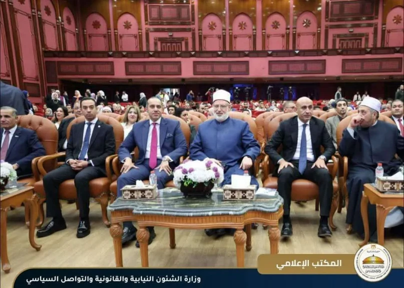 المستشار محمود فوزي يشارك في الجلسة الأولى لمنتدى اسمع اتكلم