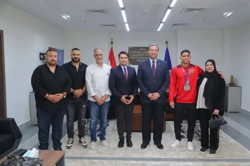 محافظ دمياط يُكرم البطل يحيى الجمل بعد حصوله على بطولة أفريقيا للمصارعة بالمملكة المغربية