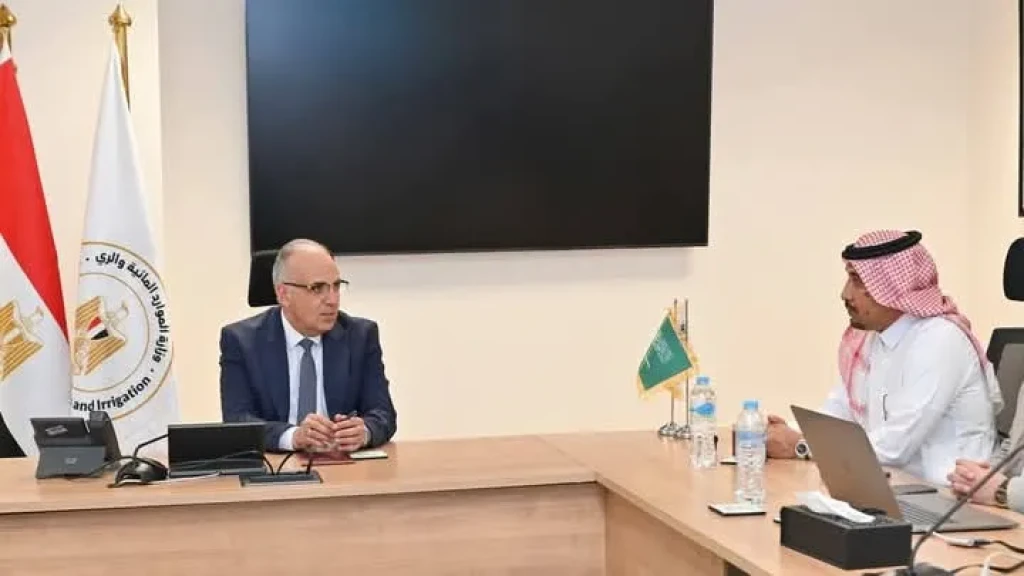 وزير الري يلتقى ممثلي شركة حلول التقنية والتطوير السعودية