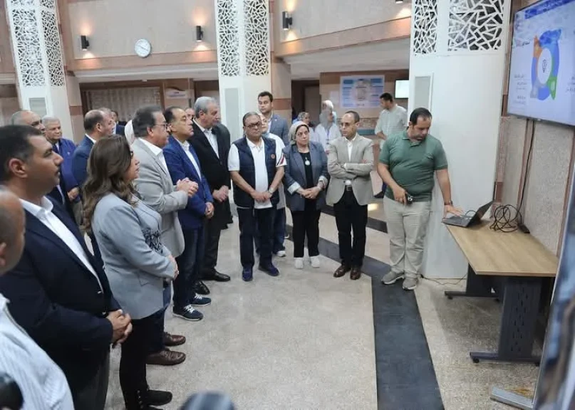 خلال جولة رئيس الوزراء.. وزير الصحة يستعرض مشروعات الوزارة والخريطة الصحية بمحافظة الغربية