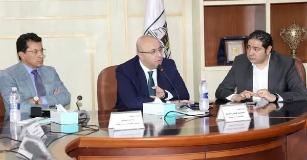 محافظ بني سويف يشهد لقاء وزير الشباب والرياضة مع أعضاء مجلسي النواب والشيوخ