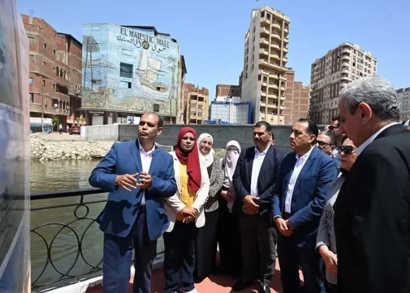 رئيس الوزراء يتفقد أعمال تطوير كورنيش ترعة القاصد