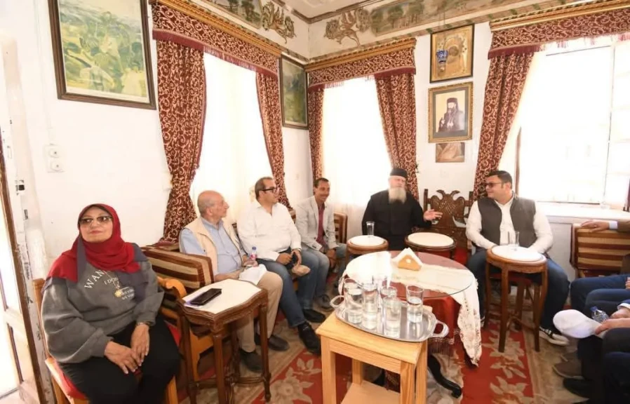 وزير الإسكان يزور دير سانت كاترين بمنطقة وادي الدير