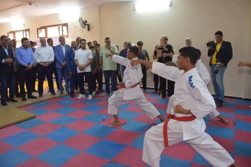 محافظ بني سويف ووزير الشباب والرياضة يفتتحان مبنى الخدمات والأنشطة بنادي الشبان المسلمين
