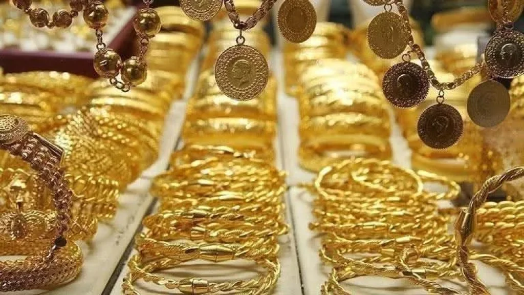 سعر الذهب بعد صفقة الولايات المتحدة وبريطانيا حول الرسوم الجمركية